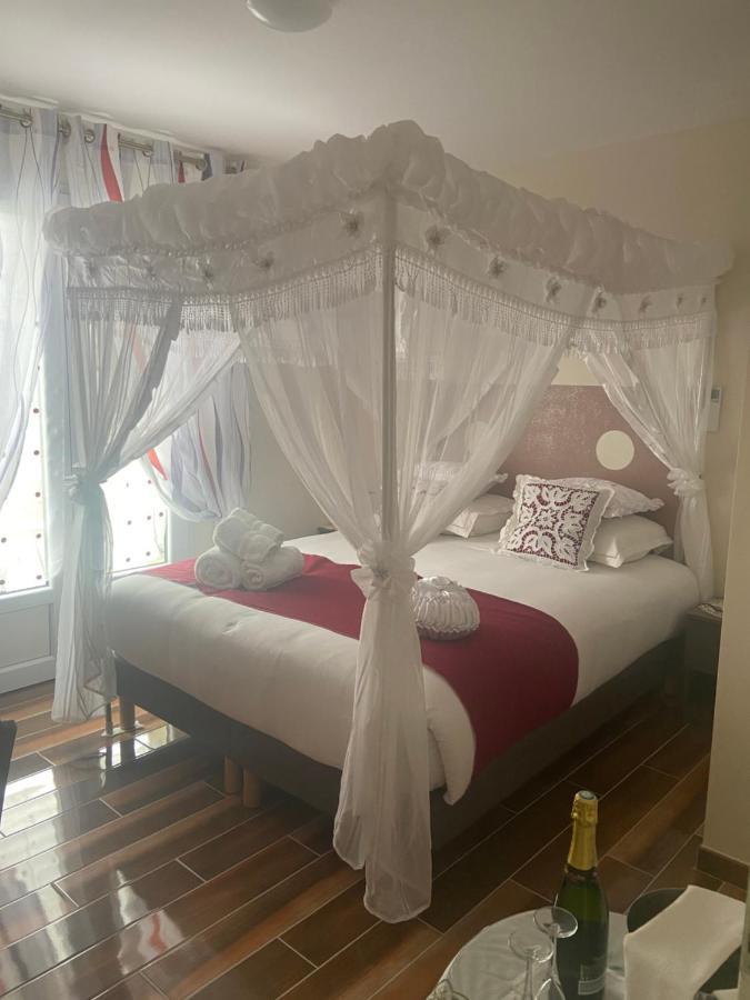 Bed and Breakfast Esprit Etape Saint-Barthelemy-de-Vals Екстер'єр фото