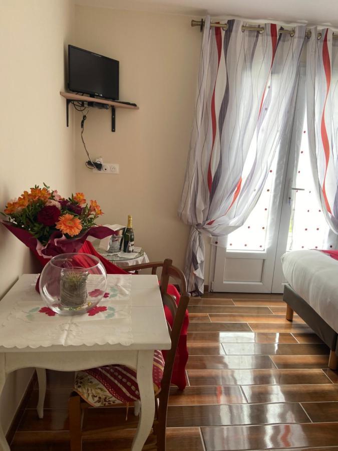 Bed and Breakfast Esprit Etape Saint-Barthelemy-de-Vals Екстер'єр фото