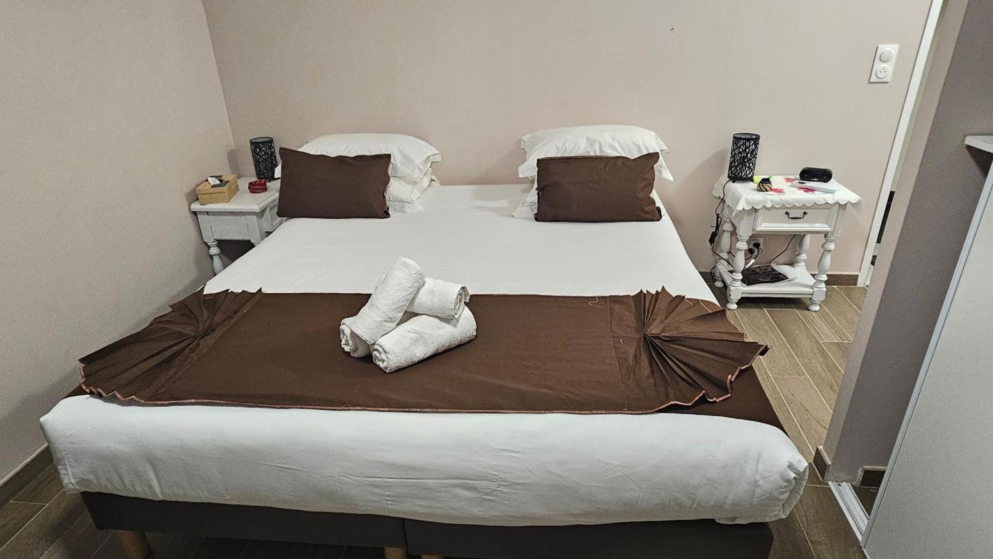 Bed and Breakfast Esprit Etape Saint-Barthelemy-de-Vals Екстер'єр фото