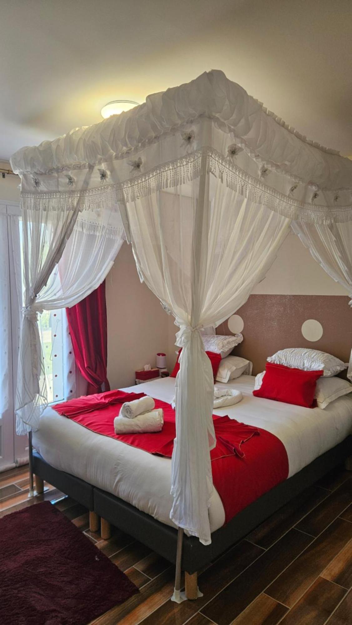 Bed and Breakfast Esprit Etape Saint-Barthelemy-de-Vals Екстер'єр фото