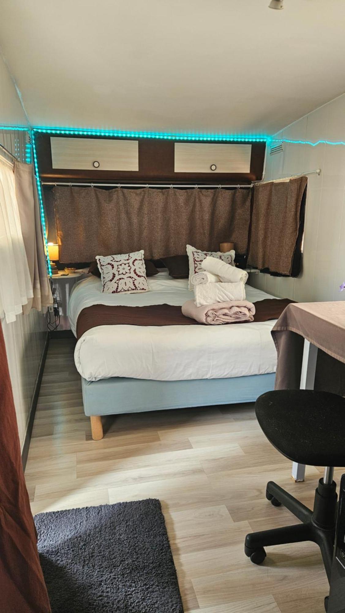 Bed and Breakfast Esprit Etape Saint-Barthelemy-de-Vals Екстер'єр фото